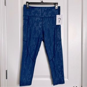 ZYIA Dark Navy Camo Pocket Light N Tight Hi-Rise Capri 20”